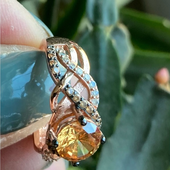 ❤️Gorgeous Rose Gold Tone Fashion CZ ring - Picture 10 of 10